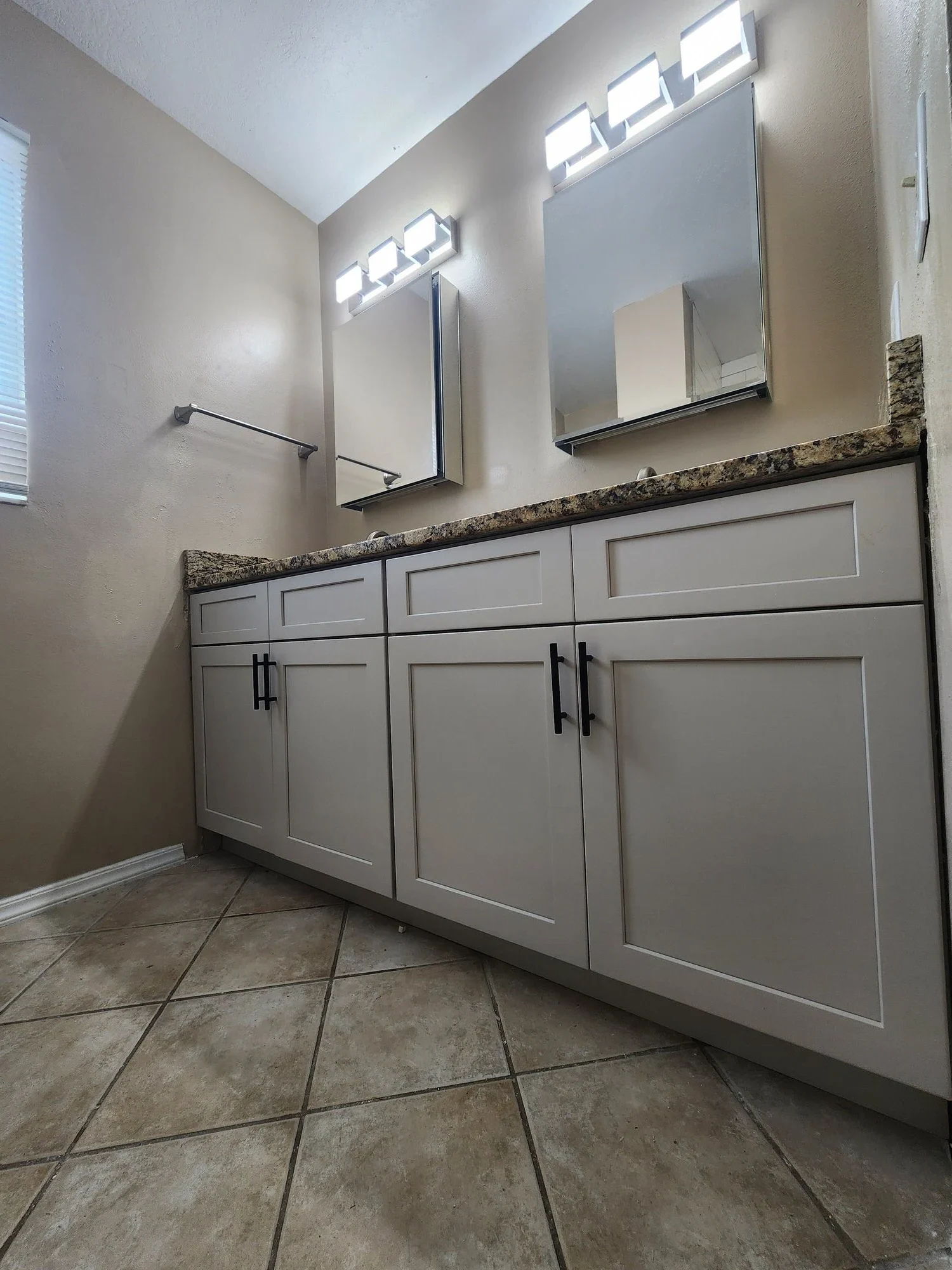 HQ of Brazil Kitchen Remodeling & Closet Designs | Custom Cabinets, Countertops, and Storage Solutions